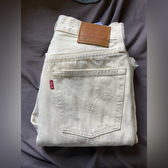 LEVIS JEANS wmn’25 CREAM color - Picture 1 of 4